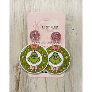 Adorable Christmas Wreath Grinch Earrings NEW